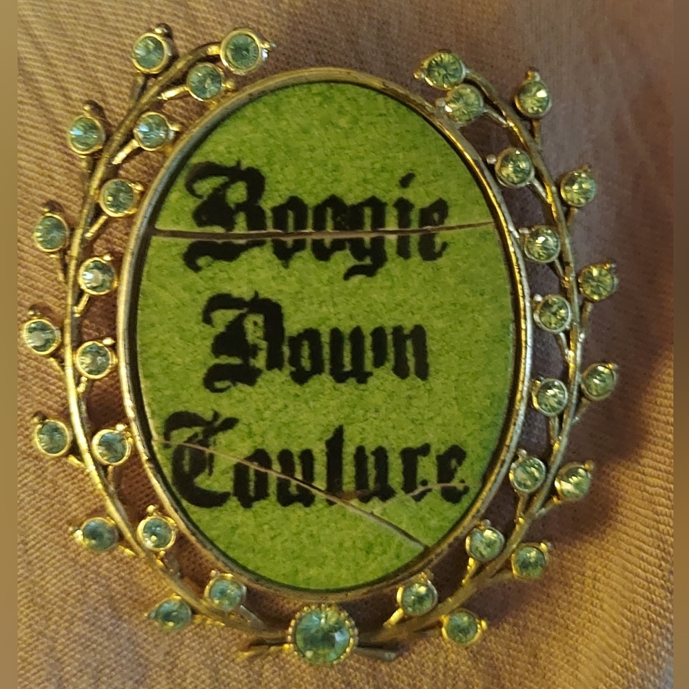 Rare Juicy Couture Boogie Down Couture Green Goldtone Faceted Rhinestone Brooch - Picture 3 of 4
